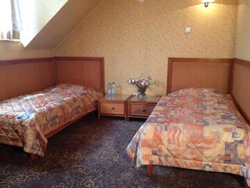 Фото номера Двухместный номер с 2 отдельными кроватями и ванной комнатой Отель Hotel Calisia г. Калиш 2