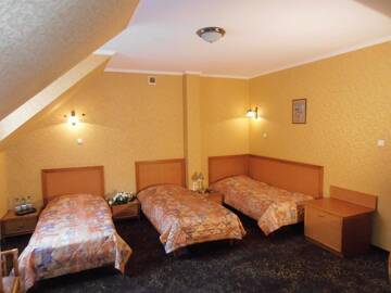 Фото номера Стандартный трехместный номер Отель Hotel Calisia г. Калиш 6