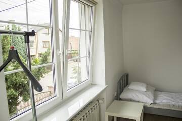 Фото номера Стандартный трехместный номер Хостелы Magic Garden Hostel г. Калиш 3